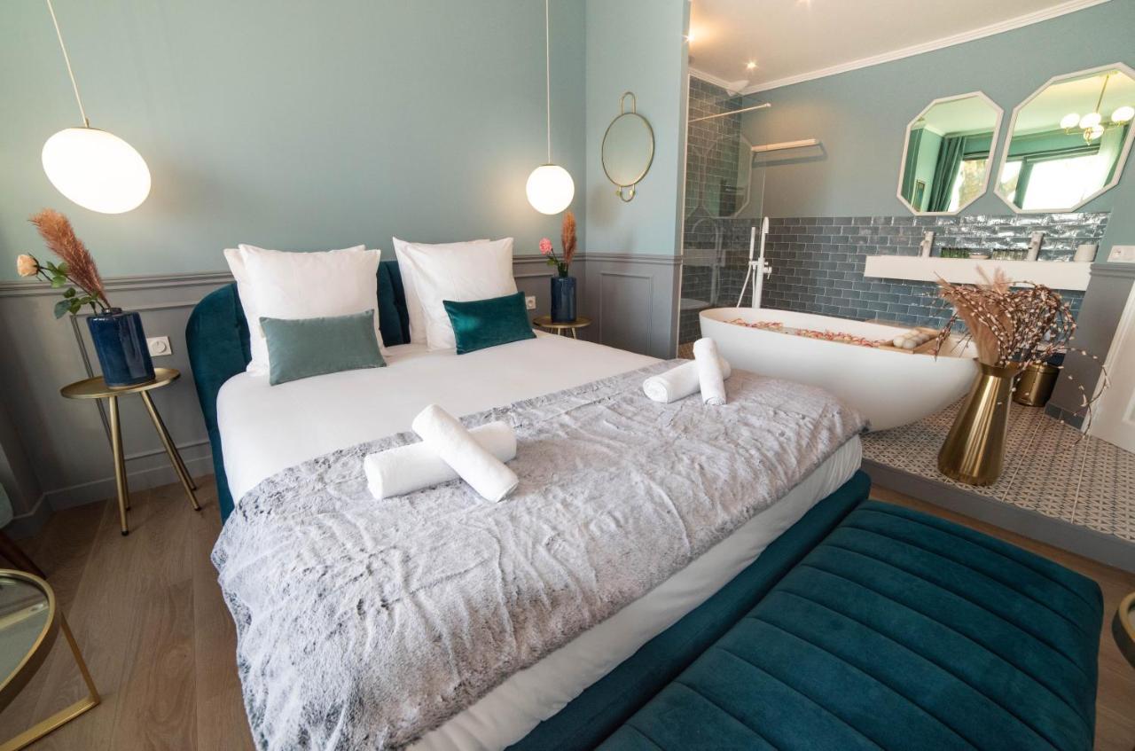 Appartement The Parisian Blue Eiffel Tower